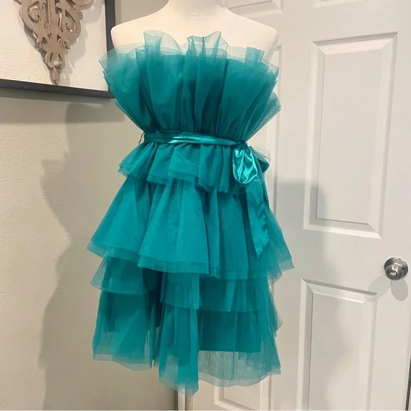 green emerald velvet dress La Femme Fashions Dress 30941